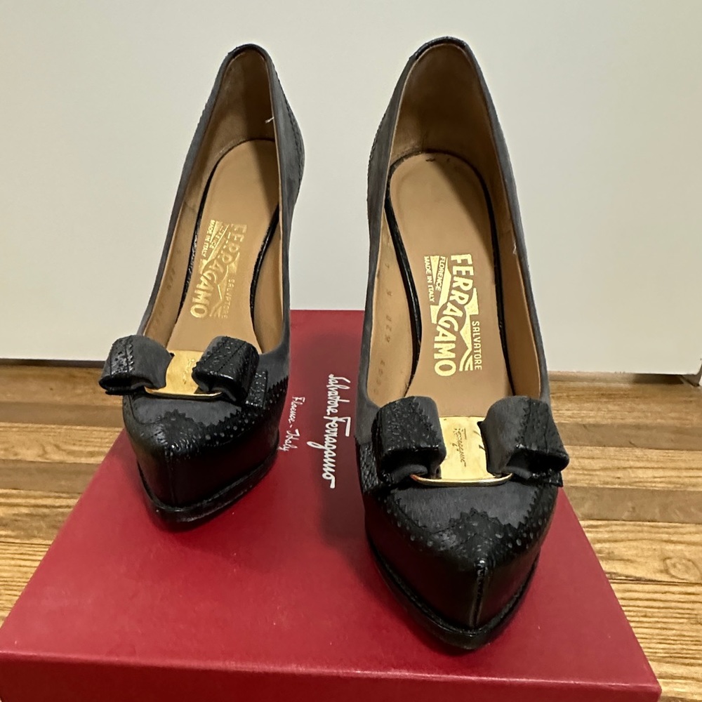 Ferragamo High heel Platform Pump size 7